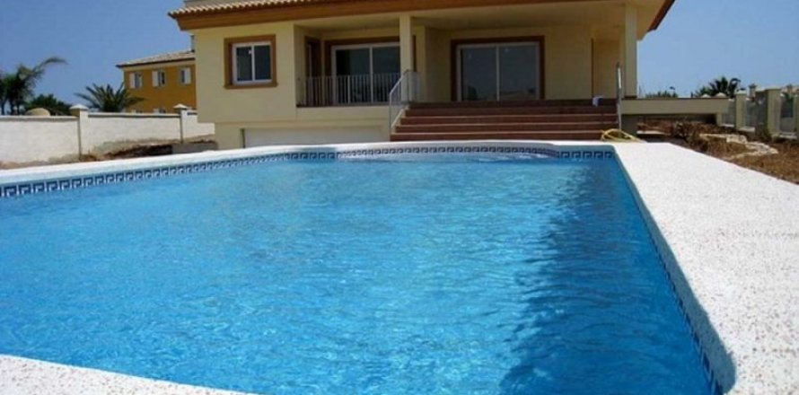 Villa in Moraira, Alicante, Spain 4 bedrooms, 330 sq.m. No. 45963