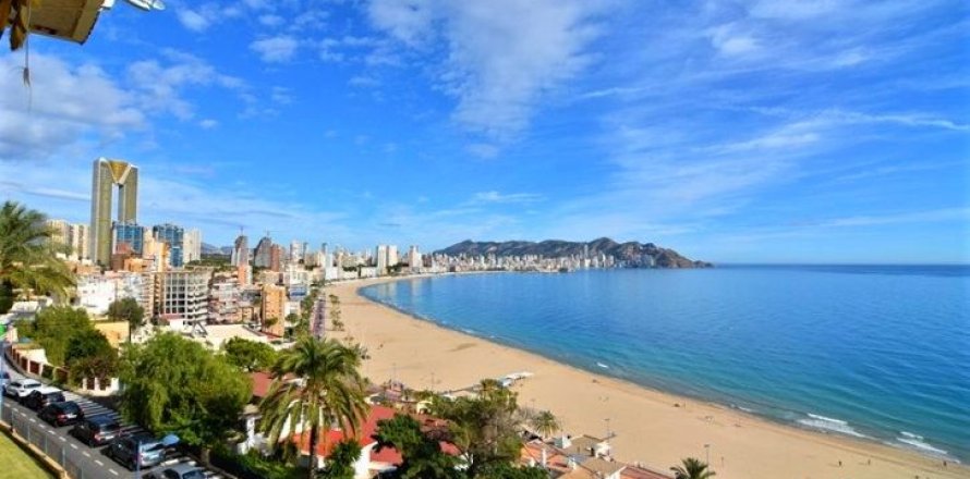 Penthouse Benidorm, Alicante, Spain 2 bedrooms, 120 sq.m. No. 42062