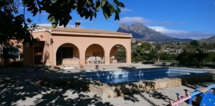 Villa in Villajoyosa, Alicante, Spain 3 bedrooms, 120 sq.m. No. 44579