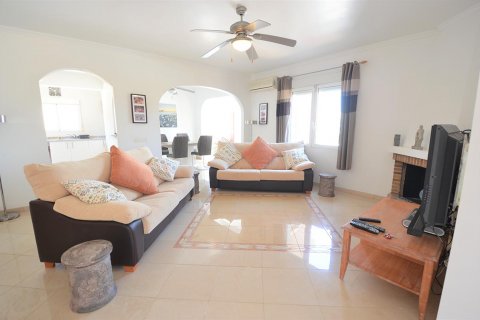 Villa for sale Cabo Roig, Alicante, Spain 4 bedrooms, 187 sq.m. No. 41360 - photo 7