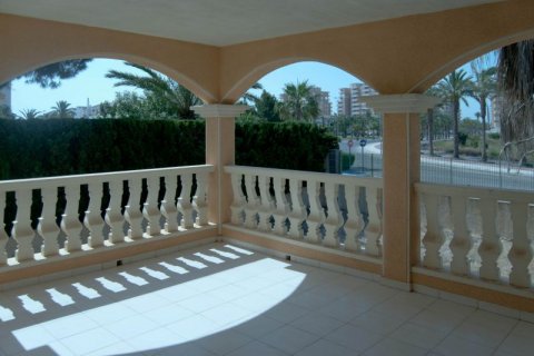 Villa for sale in Murcia, Spain 3 bedrooms, 465 sq.m. No. 43735 - photo 4