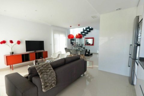 Villa for sale in Guardamar del Segura, Alicante, Spain 3 bedrooms, 116 sq.m. No. 43185 - photo 5