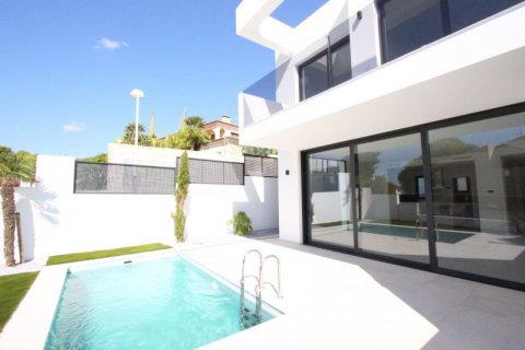 Townhouse for sale in Calpe, Alicante, Spain 3 bedrooms, 340 sq.m. No. 42352 - photo 1