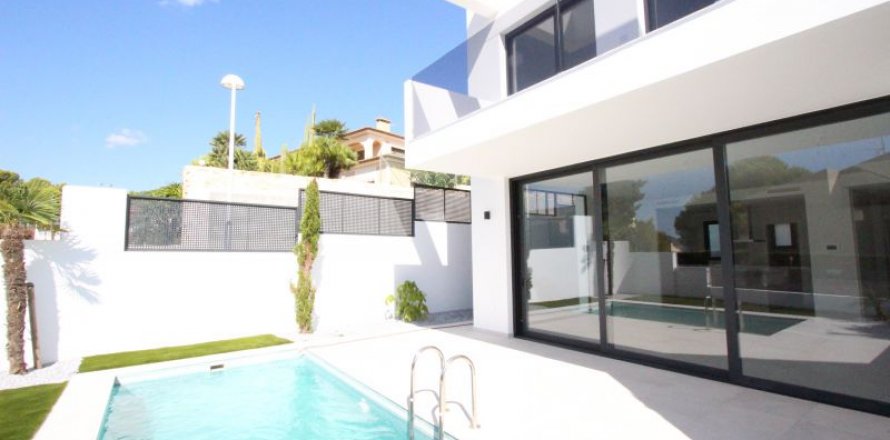 Townhouse in Calpe, Alicante, Spain 3 bedrooms, 340 sq.m. No. 42352