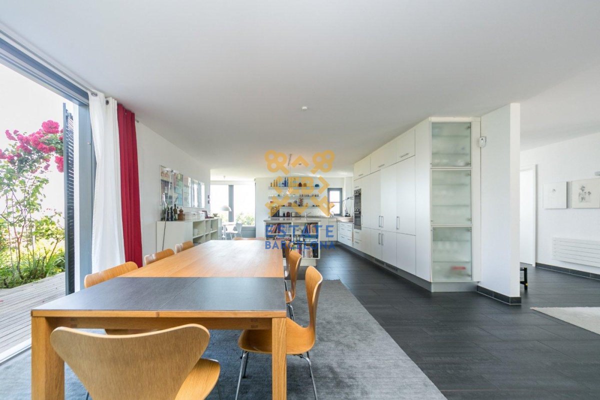 House for sale in Barcelona, Spain from Estate Barcelona 6 bedrooms