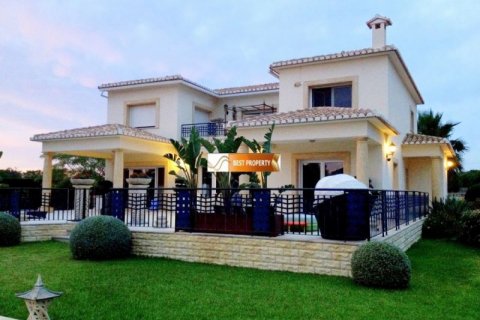 Villa for sale in Denia, Alicante, Spain 4 bedrooms, 556 sq.m. No. 45459 - photo 1