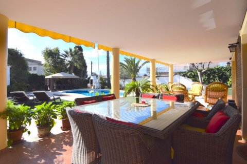 Villa for sale in Benidorm, Alicante, Spain 5 bedrooms, 421 sq.m. No. 42132 - photo 7