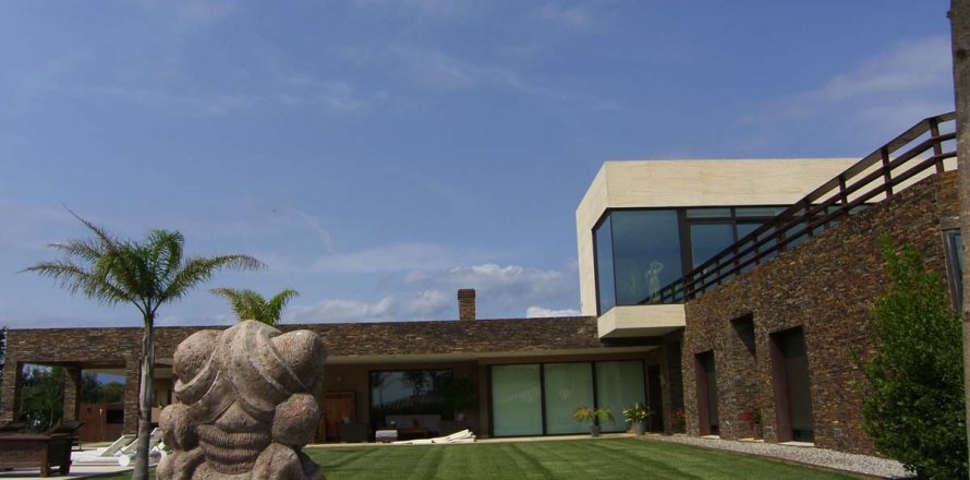 Villa Roses, Girona, Spain 4 bedrooms, 1050 sq.m. No. 41405