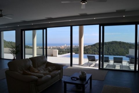 Villa for sale in Javea, Alicante, Spain 4 bedrooms, 570 sq.m. No. 45638 - photo 8