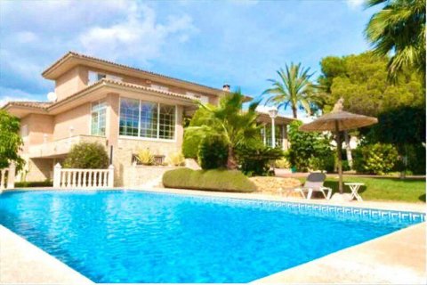 Villa for sale in Benidorm, Alicante, Spain 7 bedrooms, 455 sq.m. No. 44324 - photo 1