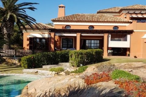 Villa for sale in Manilva, Malaga, Spain 4 bedrooms, 400 sq.m. No. 45572 - photo 1