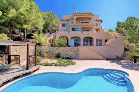 Villa for sale in Altea, Alicante, Spain 5 bedrooms, 400 sq.m. No. 45597 - photo 2