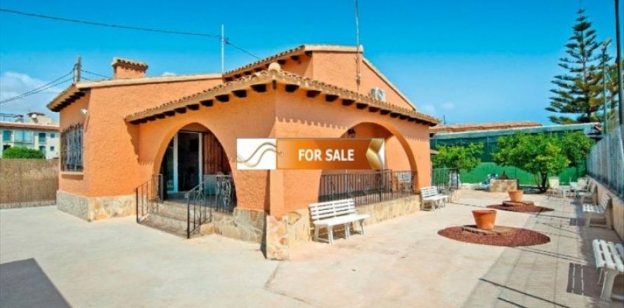 Villa in Javea, Alicante, Spain 4 bedrooms, 210 sq.m. No. 45045