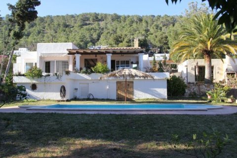 Villa for sale on Ibiza, Spain 4 bedrooms, 132 sq.m. No. 45305 - photo 8