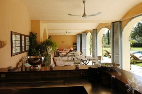 Castles for sale Mataro, Barcelona, Spain 9 bedrooms, 2000 sq.m. No. 41402 - photo 16