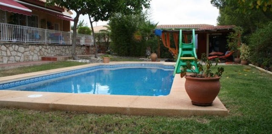 Villa in La Nucia, Alicante, Spain 3 bedrooms, 202 sq.m. No. 44132