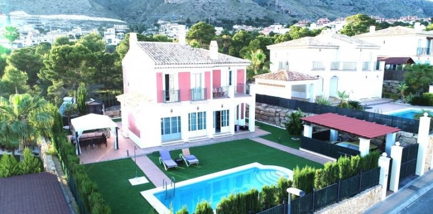 Villa in Finestrat, Alicante, Spain 4 bedrooms, 200 sq.m. No. 42966