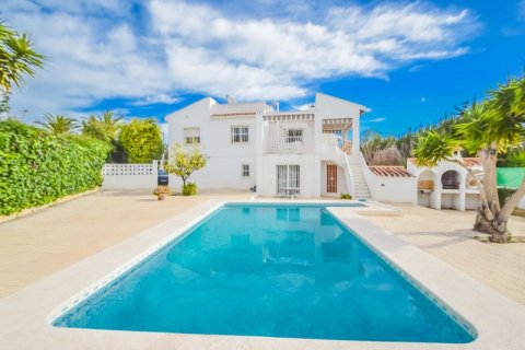 Villa for sale in Alfaz del Pi, Alicante, Spain 4 bedrooms, 240 sq.m. No. 42174 - photo 1
