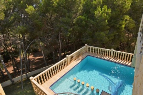 Villa for sale in Alicante, Spain 4 bedrooms, 485 sq.m. No. 44792 - photo 3
