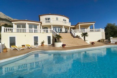 Villa for sale in Altea, Alicante, Spain 3 bedrooms, 280 sq.m. No. 43847 - photo 4