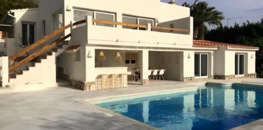 Villa in Javea, Alicante, Spain 5 bedrooms, 236 sq.m. No. 42926