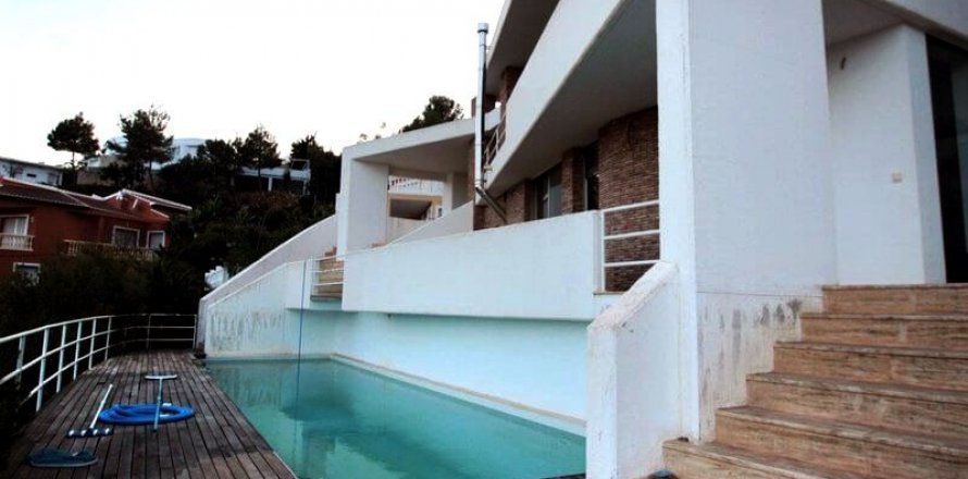 Villa in Javea, Alicante, Spain 3 bedrooms, 320 sq.m. No. 43609