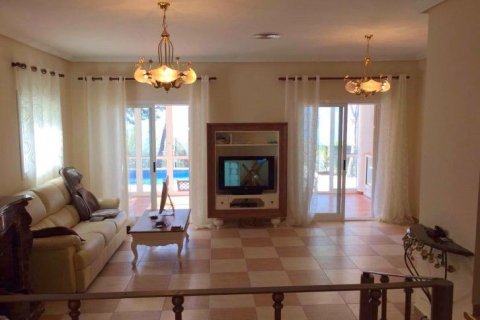 Villa for sale in Altea, Alicante, Spain 5 bedrooms, 385 sq.m. No. 41685 - photo 5