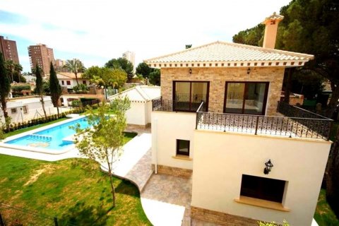 Villa for sale in Alicante, Spain 5 bedrooms, 276 sq.m. No. 43022 - photo 6