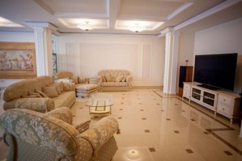 Villa for sale in Alicante, Spain 6 bedrooms, 750 sq.m. No. 41732 - photo 4