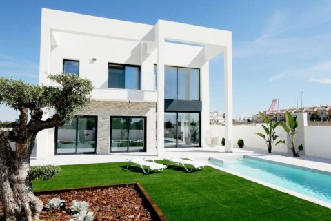 Villa for sale in Quesada, Jaen, Spain 3 bedrooms, 245 sq.m. No. 43311 - photo 2