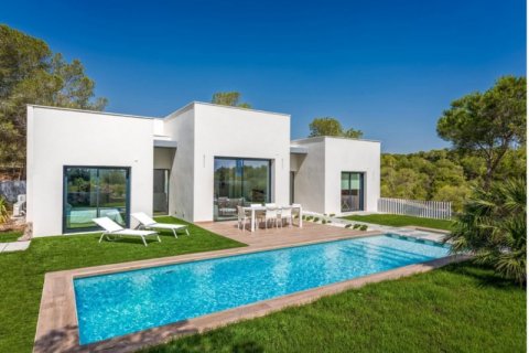 Villa for sale in Alicante, Spain 3 bedrooms, 239 sq.m. No. 45759 - photo 2