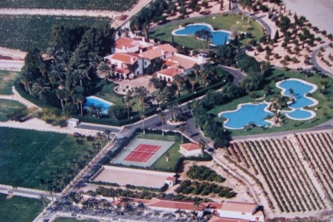 Castles for sale in Alicante, Spain 6 bedrooms, 2500 sq.m. No. 45139 - photo 1