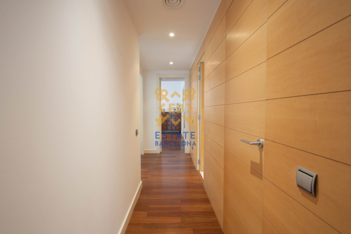 Apartment à Barcelona, Espagne 4 chambres, 170 m2 No. 27925