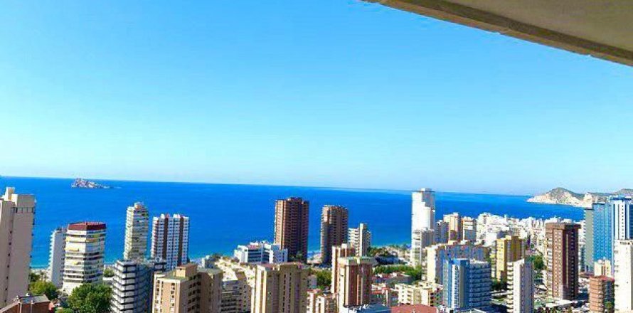 Apartment in Benidorm, Alicante, Spain 4 bedrooms, 160 sq.m. No. 43143