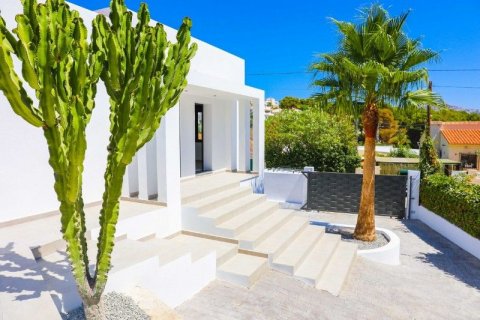 Villa for sale Moraira, Alicante, Spain 3 bedrooms, 193 sq.m. No. 43762 - photo 3