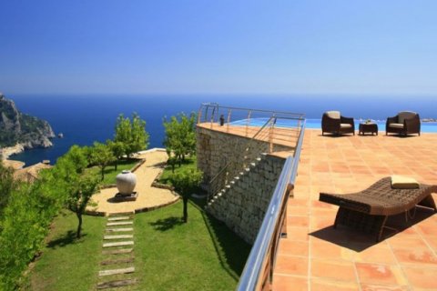 Villa for sale in Javea, Alicante, Spain 5 bedrooms, 720 sq.m. No. 45748 - photo 3