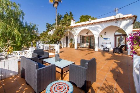 Villa for sale in Altea, Alicante, Spain 4 bedrooms, 227 sq.m. No. 44398 - photo 3