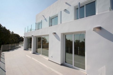 Villa for sale in Calpe, Alicante, Spain 4 bedrooms, 450 sq.m. No. 44646 - photo 1