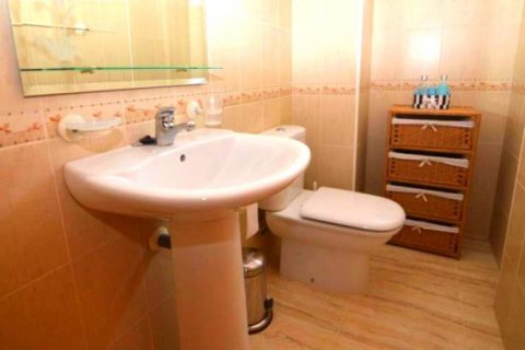 Apartment for sale in Benidorm, Alicante, Spain 2 bedrooms, 85 sq.m. No. 42664 - photo 10