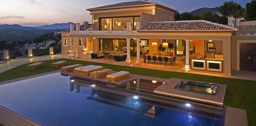 Villa in Moraira, Alicante, Spain 5 bedrooms, 686 sq.m. No. 44945