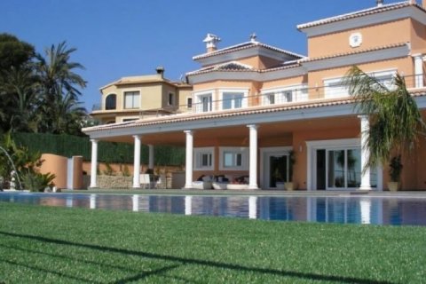 Villa for sale in Moraira, Alicante, Spain 4 bedrooms, 885 sq.m. No. 45659 - photo 2