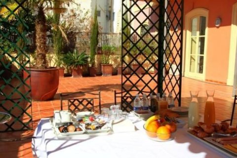 Hotel for sale in Valencia, Spain 11 bedrooms, 1400 sq.m. No. 44787 - photo 4