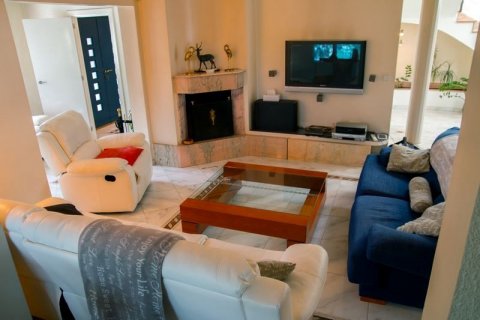 Villa for sale in Alfaz del Pi, Alicante, Spain 5 bedrooms, 470 sq.m. No. 45125 - photo 8