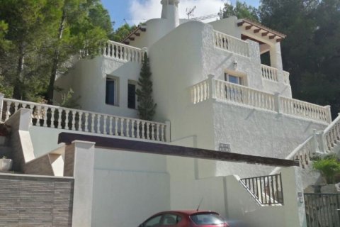 Villa for sale in Altea, Alicante, Spain 3 bedrooms, 234 sq.m. No. 45442 - photo 3