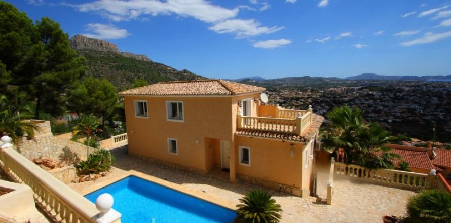 Villa in Calpe, Alicante, Spain 4 bedrooms, 303 sq.m. No. 42723