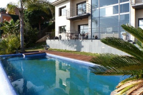 Villa for sale in Blanes, Girona, Spain 4 bedrooms, 360 sq.m. No. 45716 - photo 2