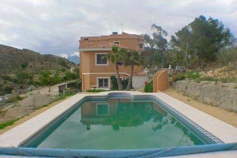 Villa for sale in Villajoyosa, Alicante, Spain 5 bedrooms, 190 sq.m. No. 44536 - photo 2
