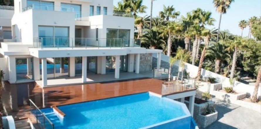 Villa in Moraira, Alicante, Spain 4 bedrooms, 664 sq.m. No. 44280
