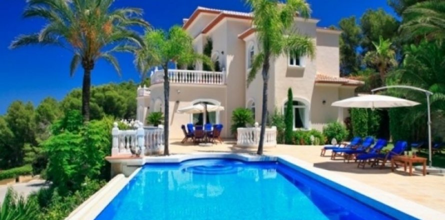 Villa in Javea, Alicante, Spain 5 bedrooms, 959 sq.m. No. 45744