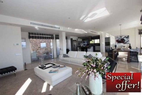 Villa for sale in Altea, Alicante, Spain 3 bedrooms, 500 sq.m. No. 44956 - photo 8